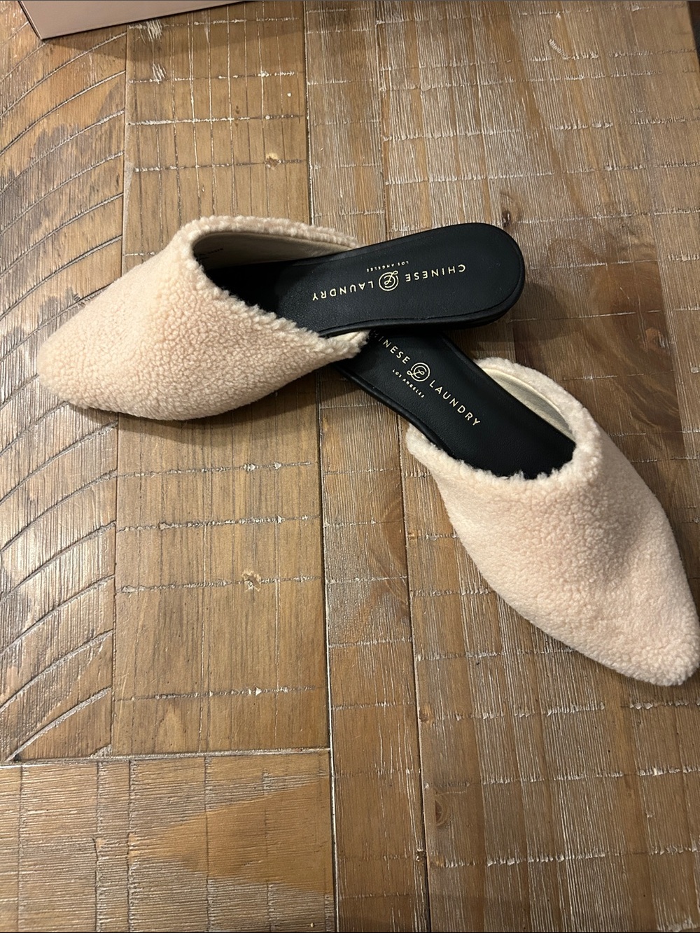Chinese Laundry Cream Faux-Shearling Pointed Mule Slides